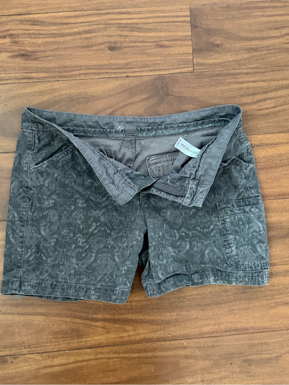 Eddie Bauer Gray Textured Women's Bermuda Shorts
